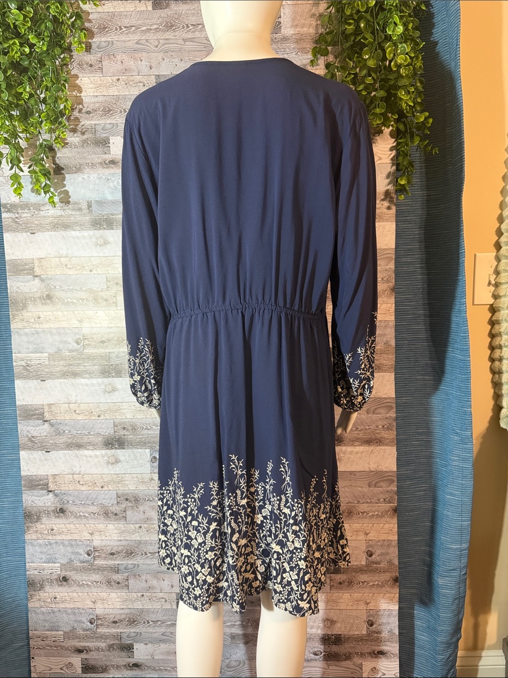 Old Navy Floral-Trim Long Sleeve Dress - Picture 3 of 7